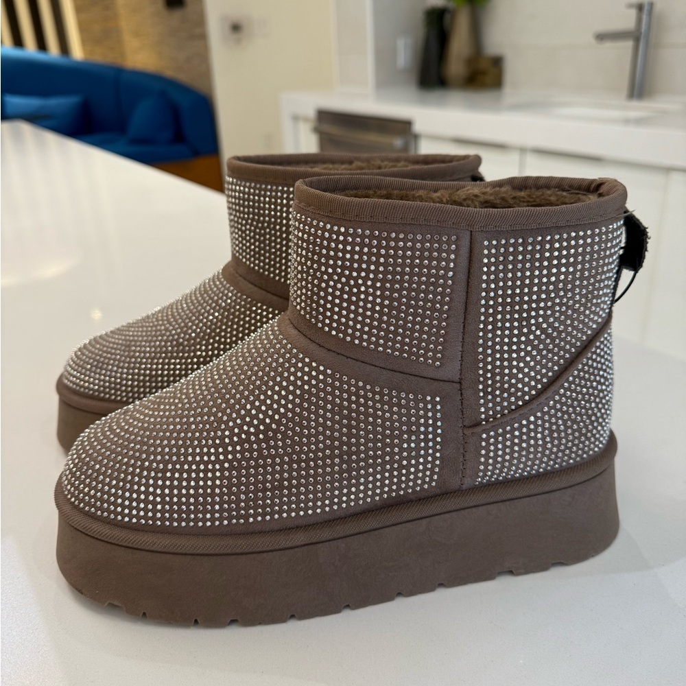 Taryn by Taryn Rose Bling Ankle Boots - Size‎ 8, Super Soft & Lightweight & Glam